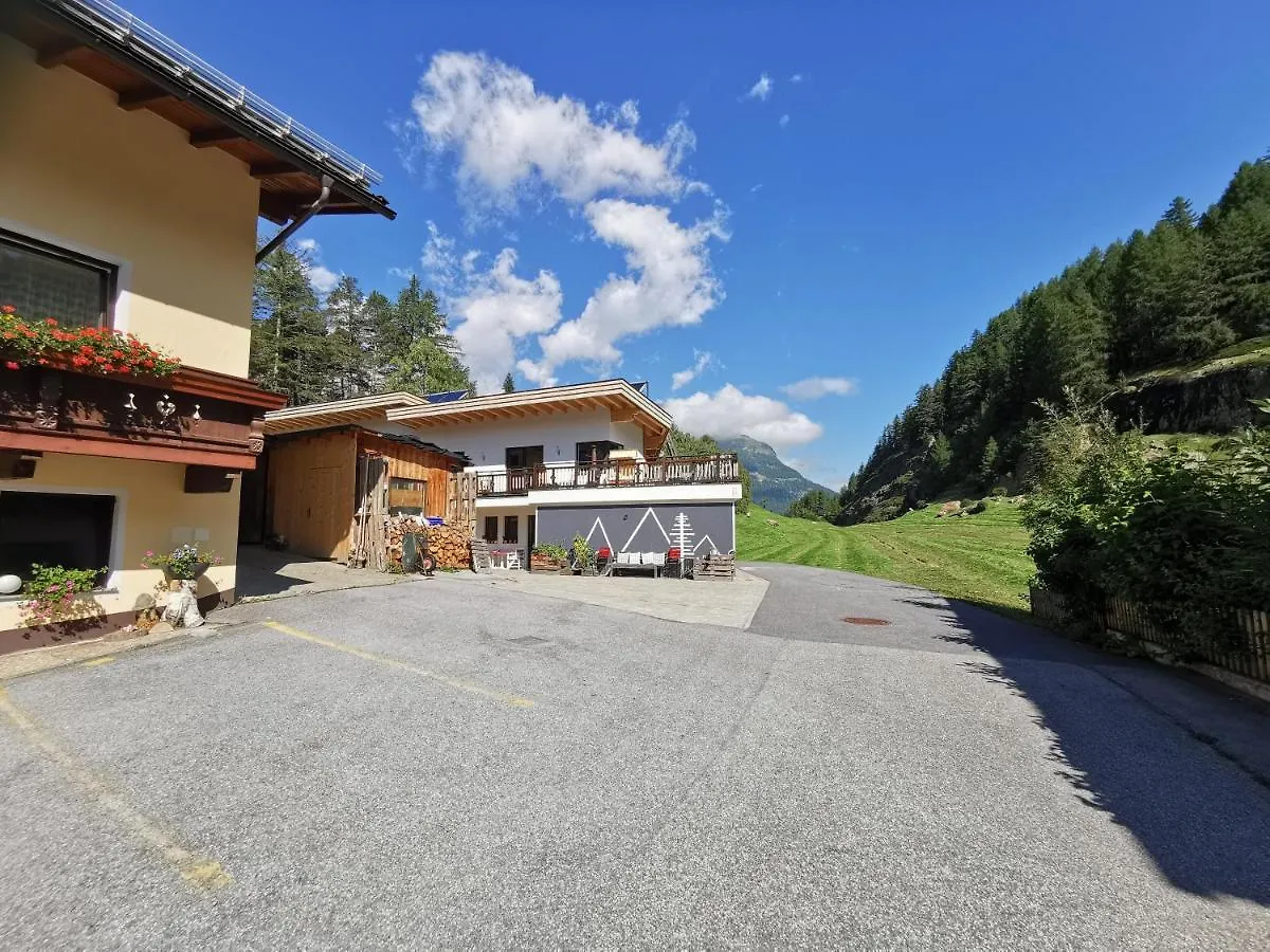 Gaestehaus Scheiber Solden Homestay